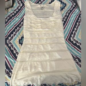 Max Studio tank top. US size XS. White. Medium wear, good condition.